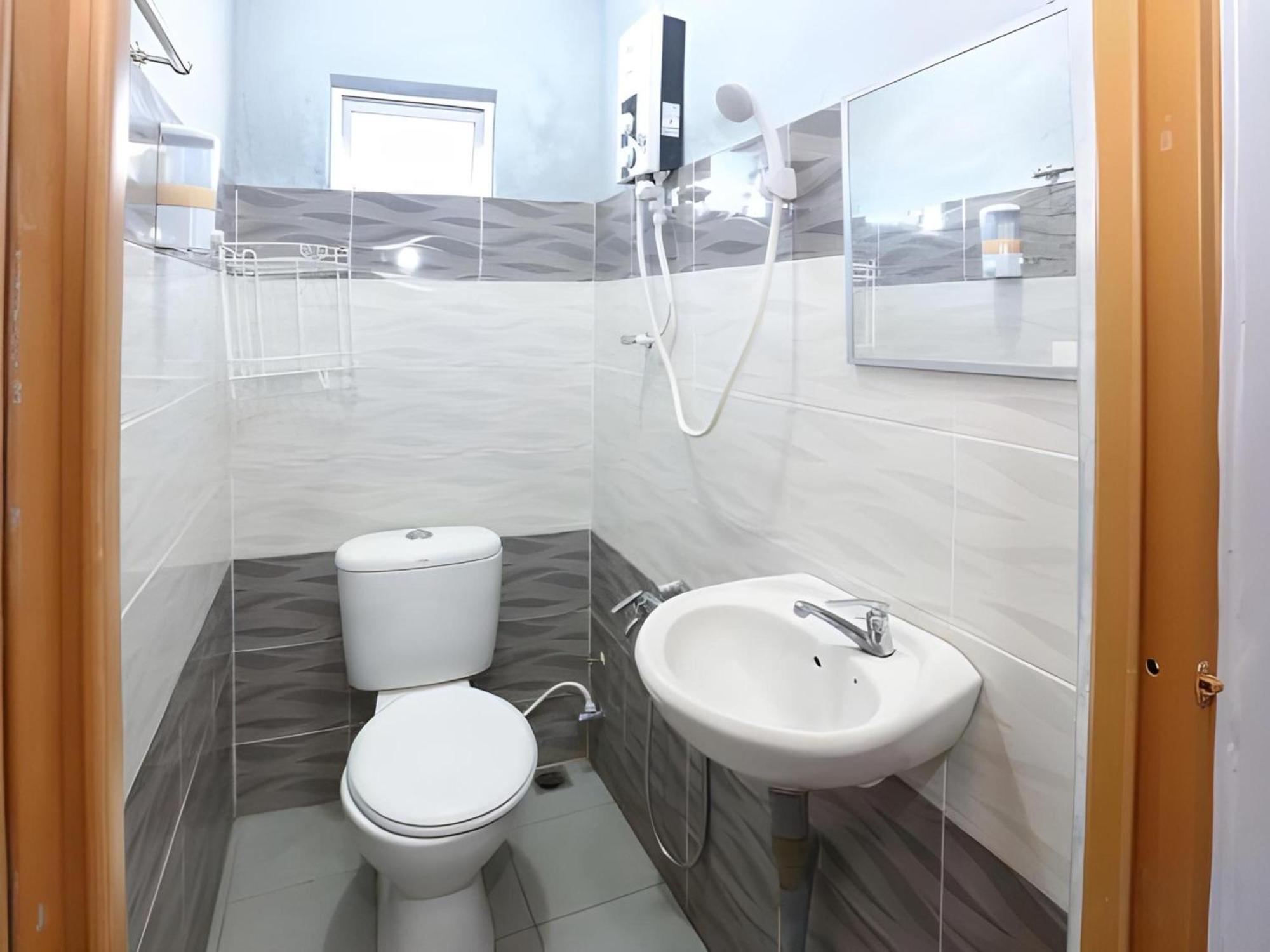 Spot On 89796 D'Noor Budget Inn Kota Bharu Dış mekan fotoğraf